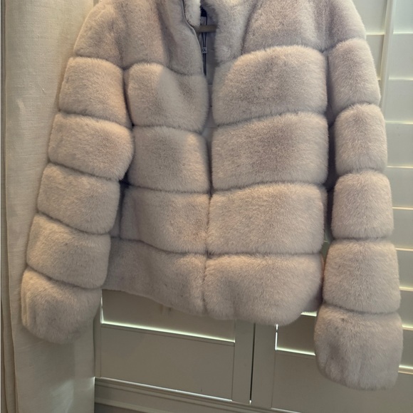 MWT: Generation Love faux fur Jodi Jacket  cream/off-white. - Picture 3 of 3